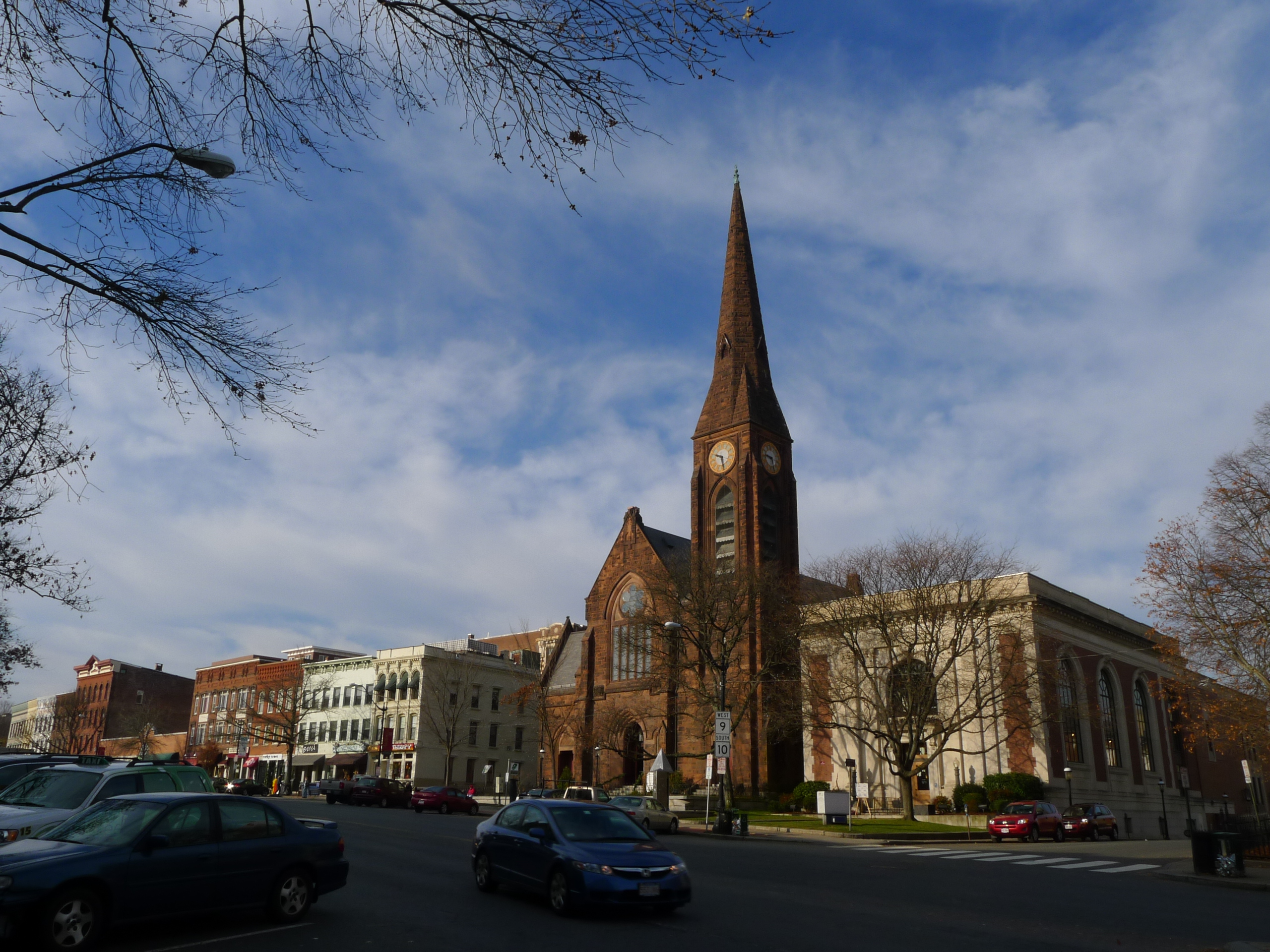 First Church Main Street Northampton during daytime