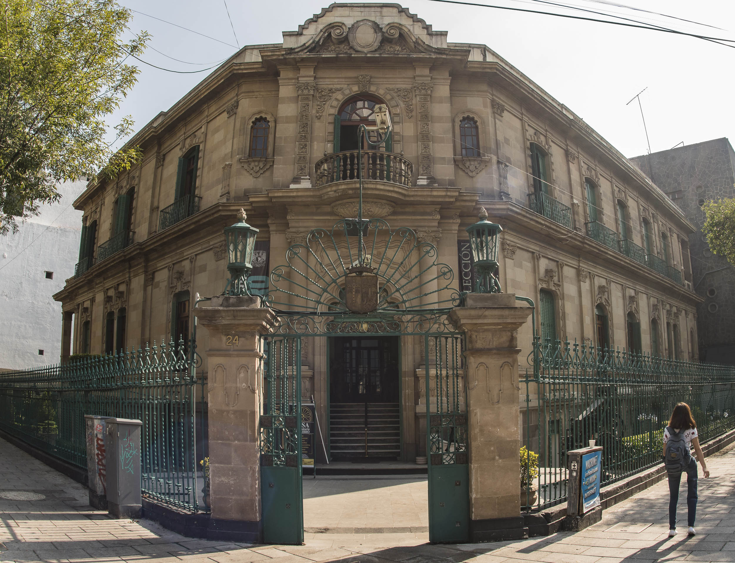 The front part of Casa Universitaria Del Libro building