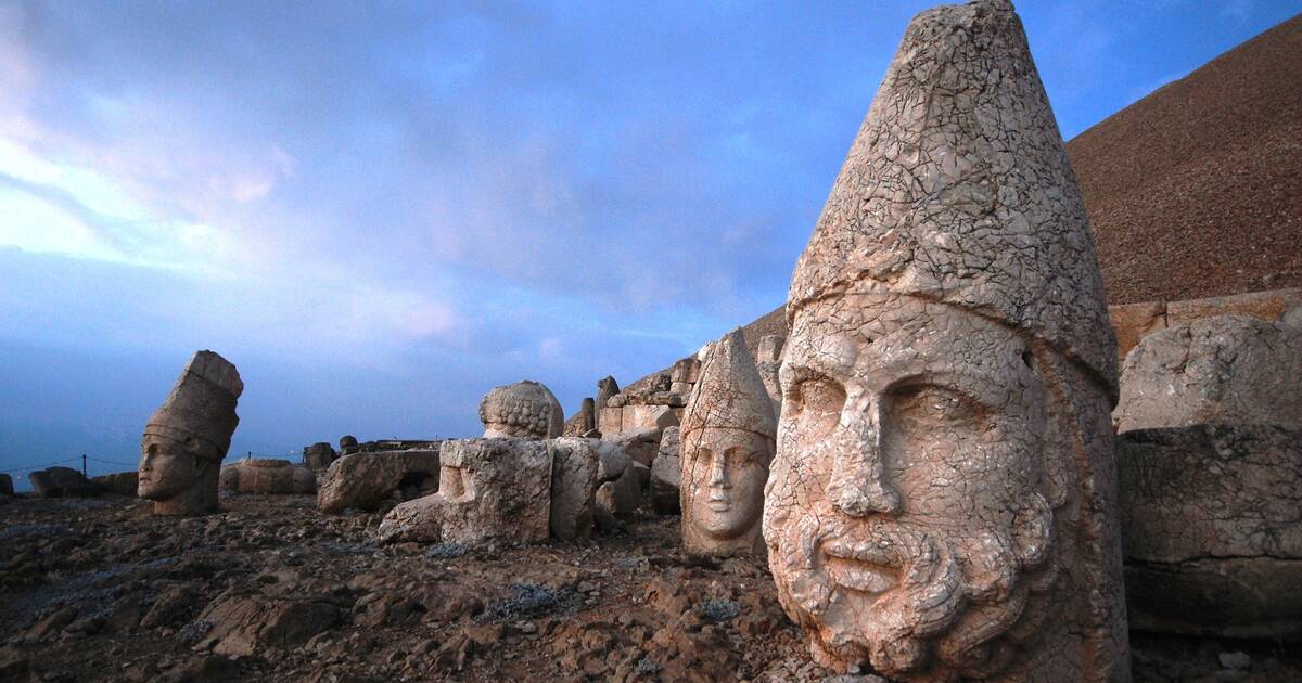 Head statues in Mount Nemrut