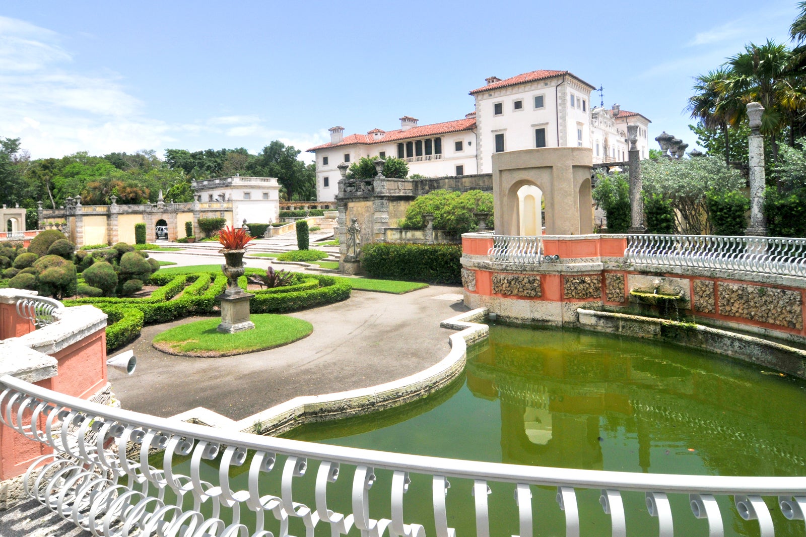 A stunning view of Vizcaya Museum