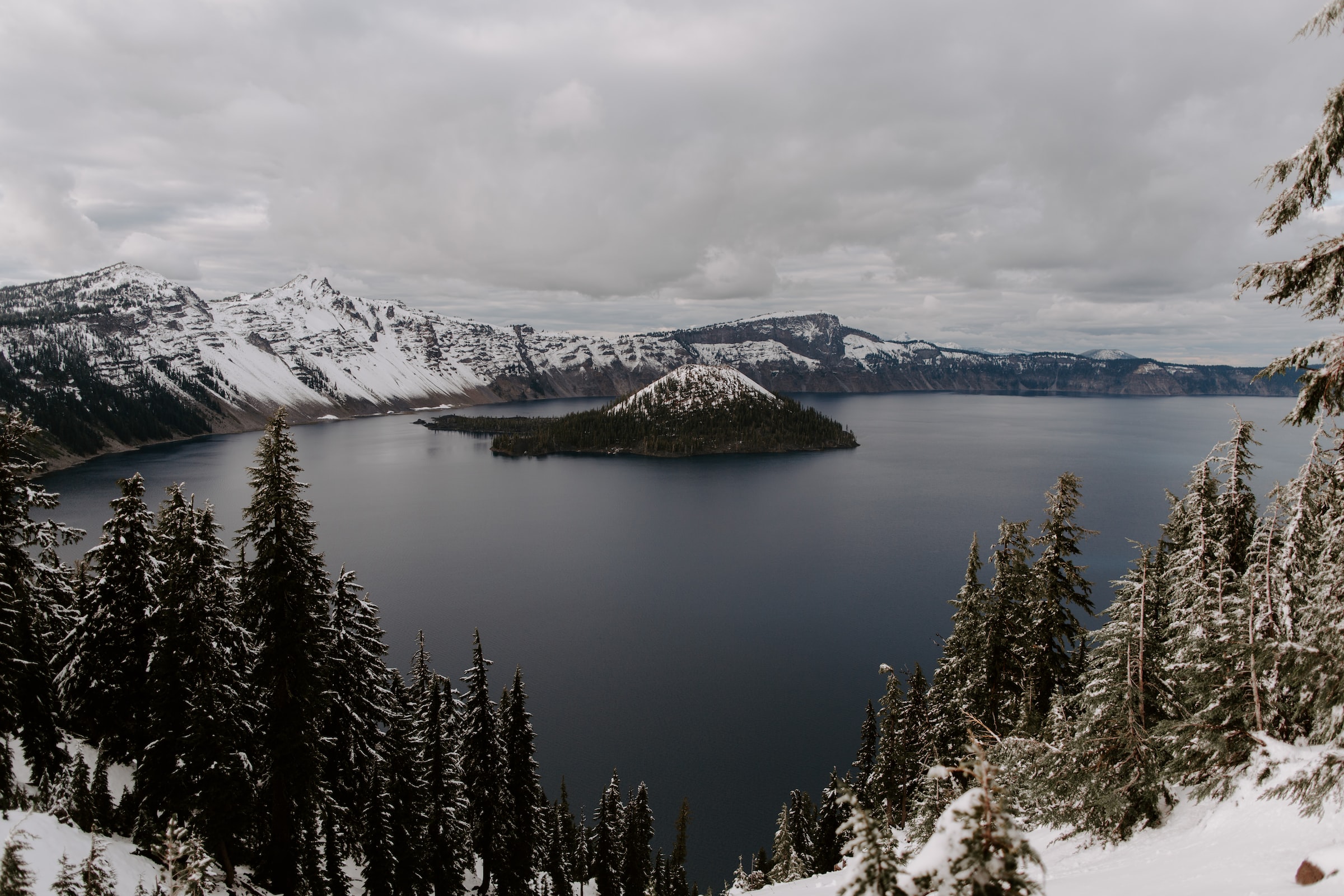 Crater lake in united states