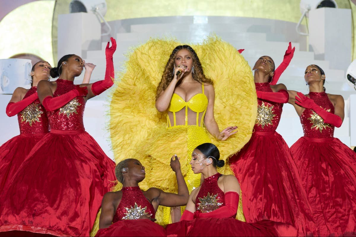 Beyoncé Gives A Grand Opening Performance At Dubai Atlantis Royal Hotel