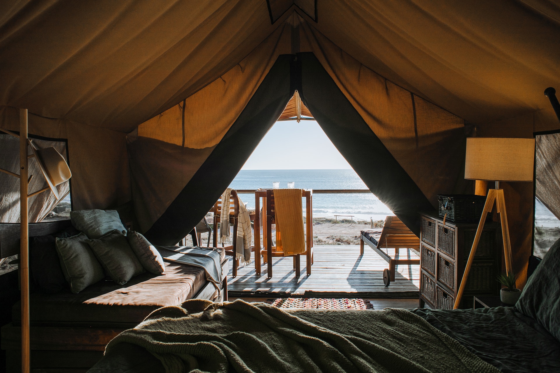 Why It Is Important To Travel - How To Be Happy Just Traveling Around The World