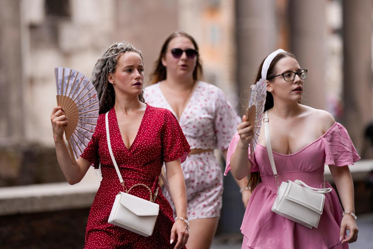 Is It Safe To Travel During The Heatwave In Europe And The US?