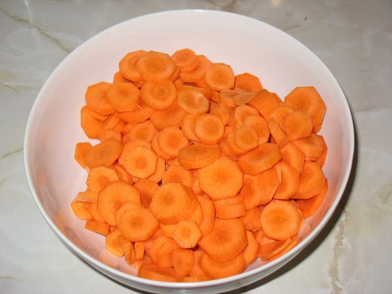 Carrots cut into rounds
