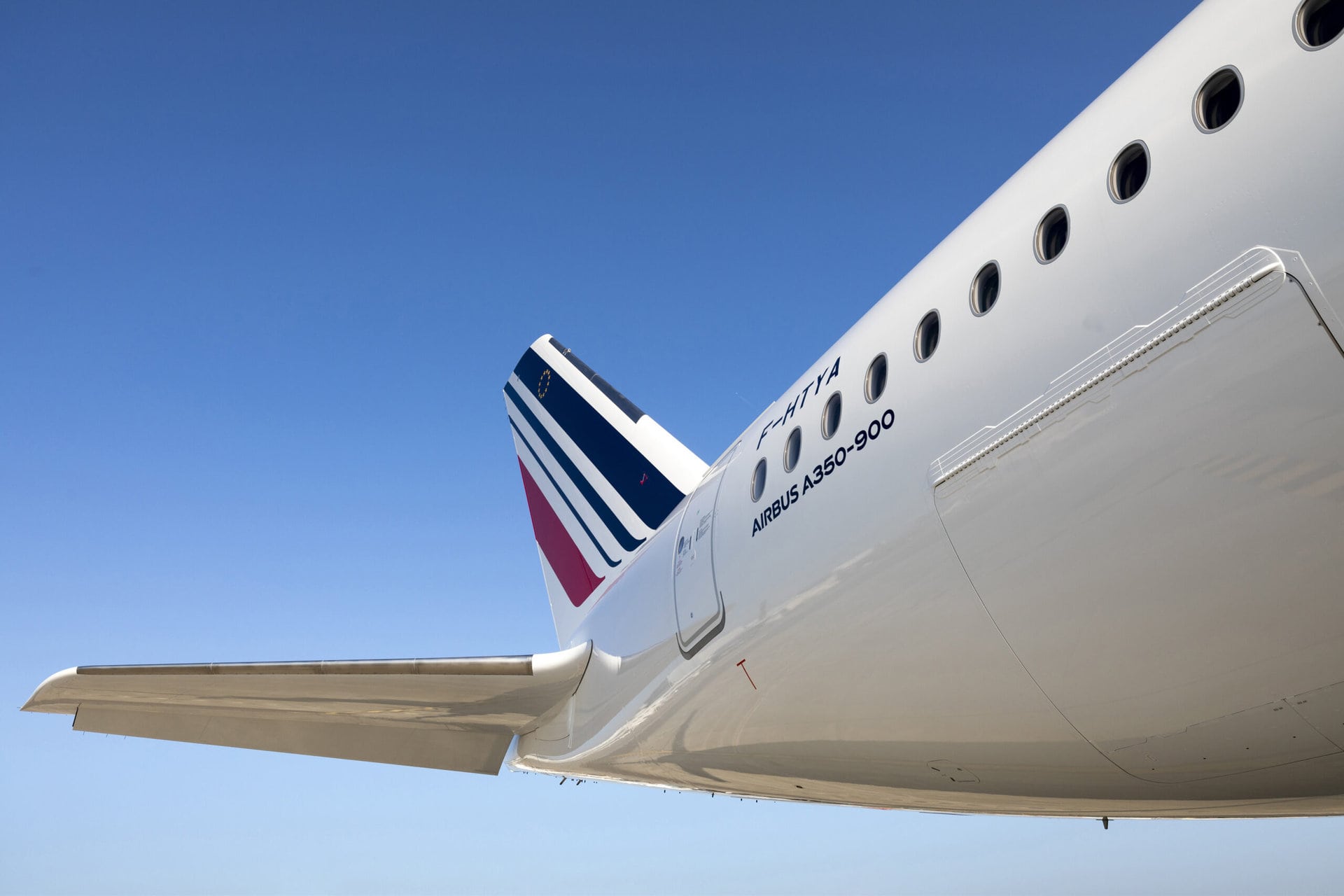 Air France Flight Canceled After Plane Clipped Electric Tower At RDU